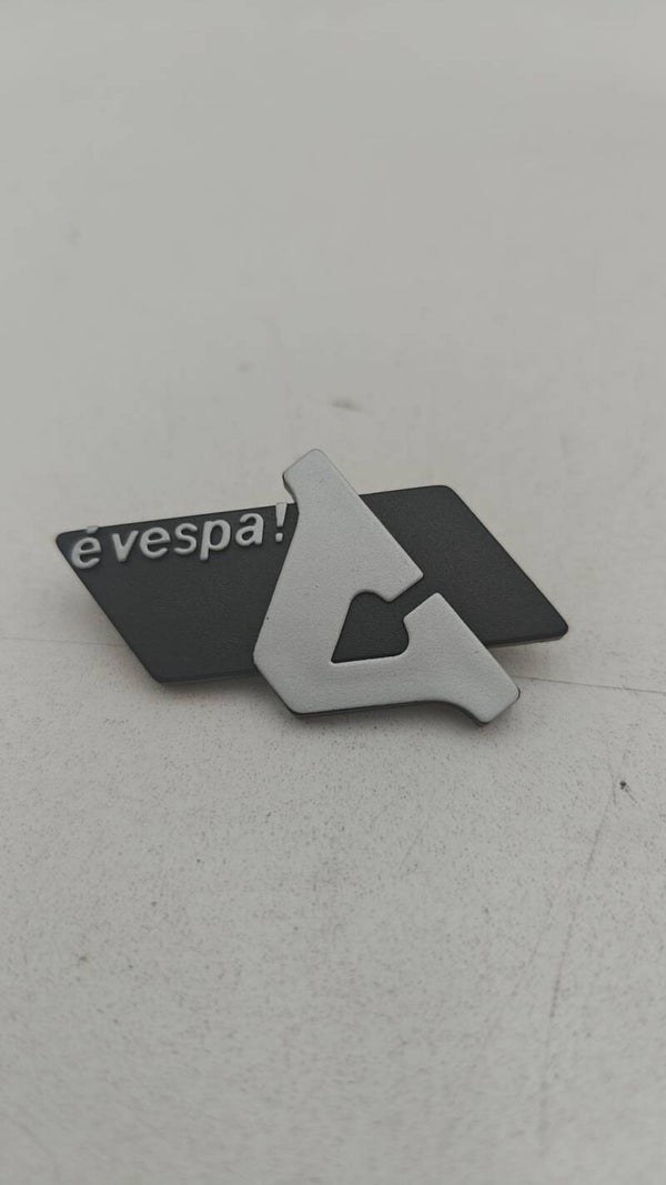 Insigne "eVespa!" boite à gant 257286