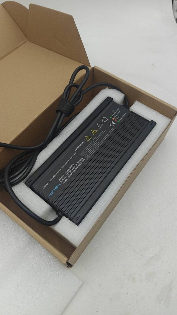 Chargeur batterie IONEX Li-ion scooter electrique 3180A-AKD3