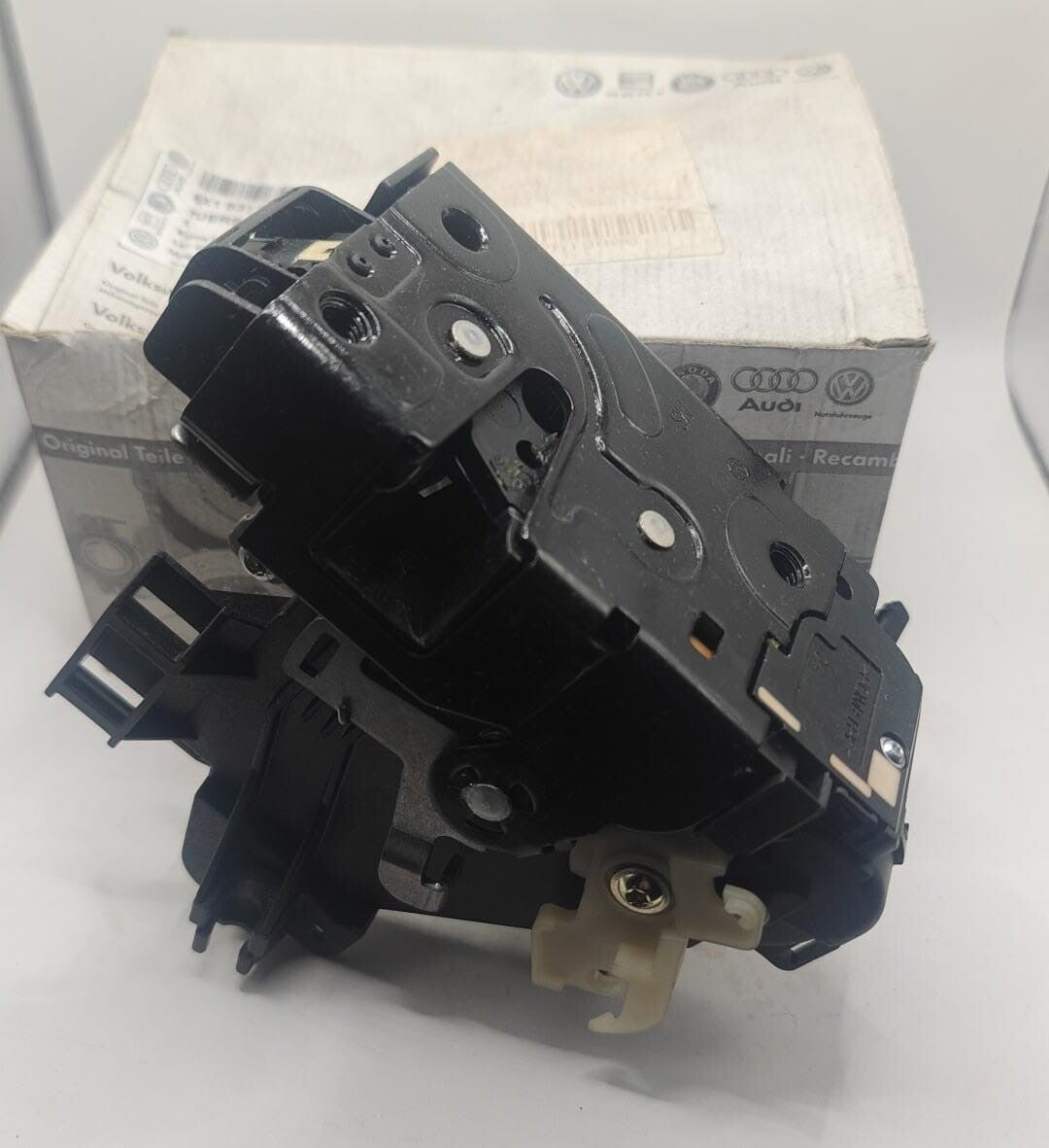Serrure avant gauche VOLKSWAGEN BORA 6X1837013C neuf d'origine