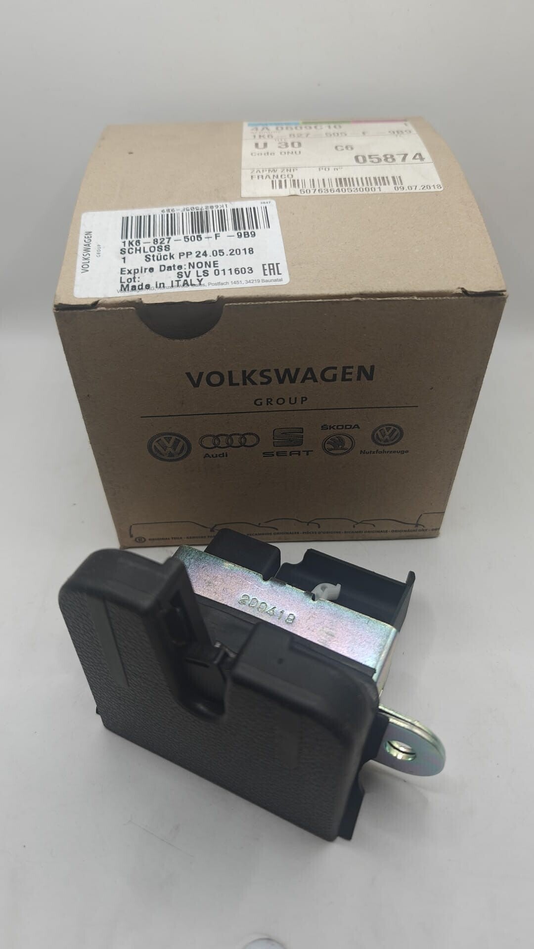 Serrure de coffre pour Golf 5, Golf 6, Passat, Touran 1K6827505 F