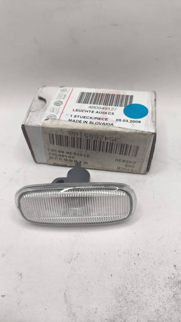 Clignotant 4B0 949 127 côté conducteur ou passager, sans porte-lampe, sans ampoule, ovale