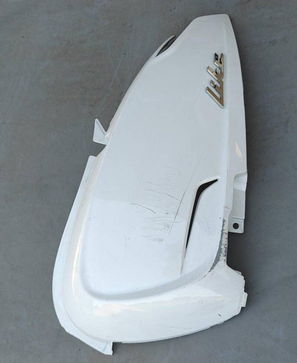 Cache carenage coque arriere gauche KYMCO 50 LIKE 83600-ACC1-E000