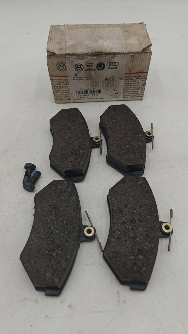 Jeu de plaquettes de frein VW/AUDI 8E0698151A