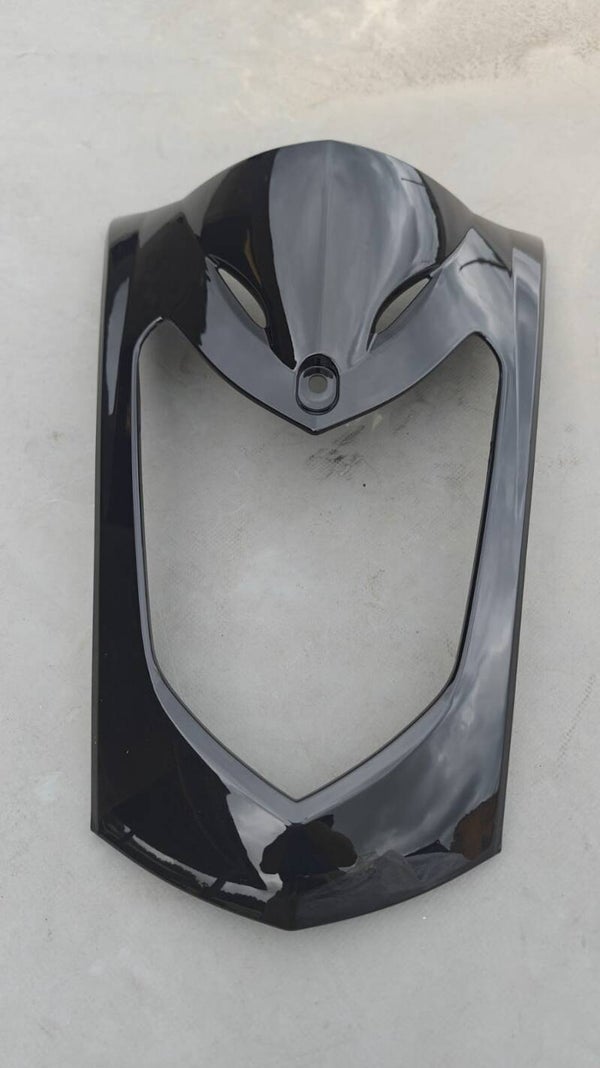 Tablier avant compatible avec Scooter Kymco 125 Agility 2004 à 2020 YJ-48242-1 / noir brillant