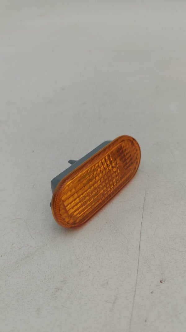 Volkswagen PASSAT B5 Feu clignotant répétiteur d'aile avant 3B0949117B