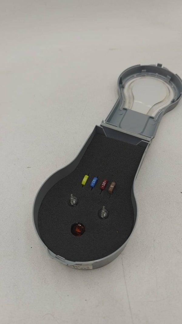 Boite de lampe de secours Renault Clio 5 - Captur 2 7711943888