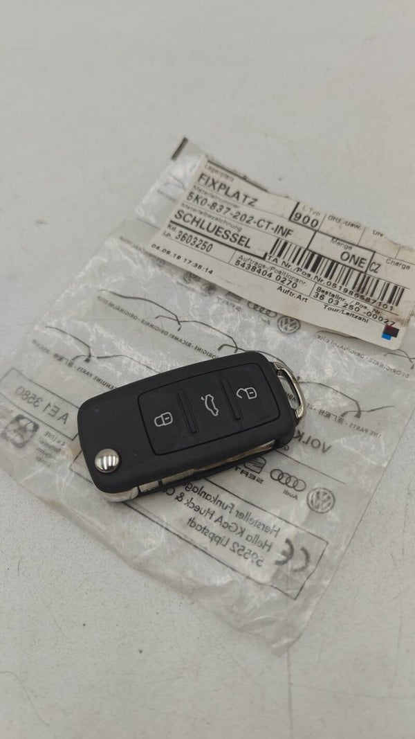 Volkswagen Up Clé / carte de démarrage 5K0837202CT neuve d'origine