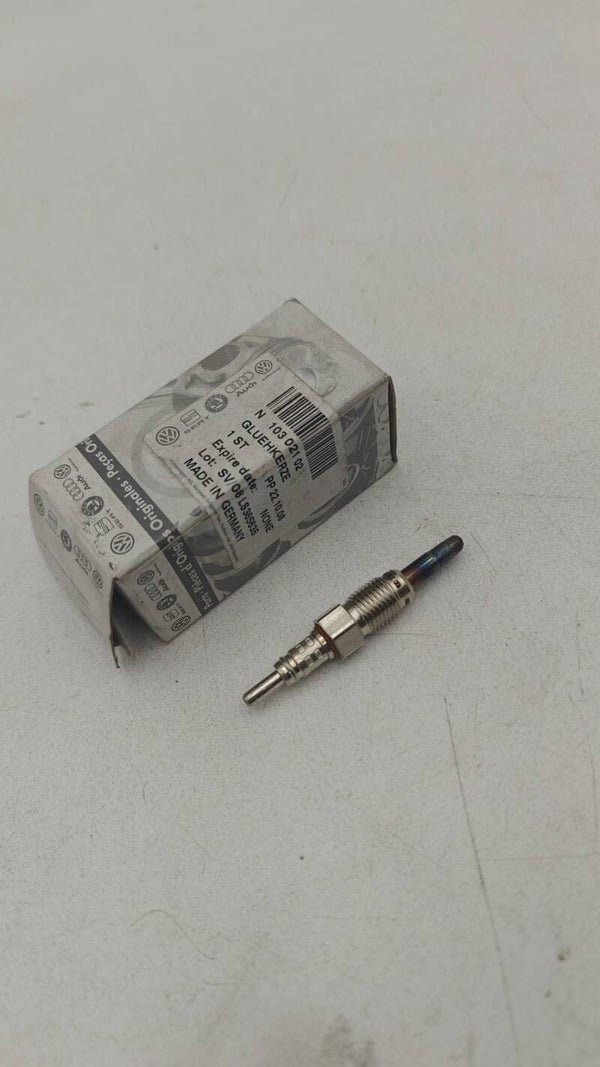 BOUGIE pour AUDI SEAT SKODA VW N10302102 ORIGINAL