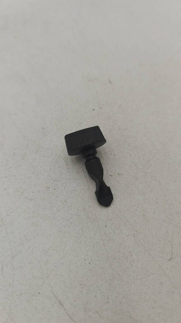 Clips cache œil de remorquage / remorquage pare choc arrière - Audi 6Q0807643