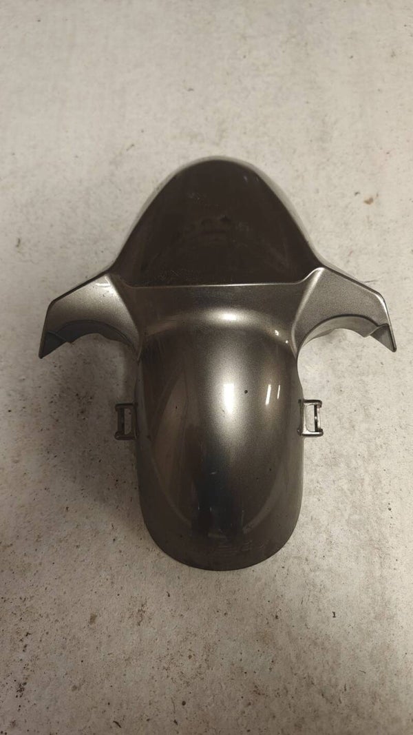 Garde-boue avant gris pour Skytown 125 Kymco 61100-blb3-e000