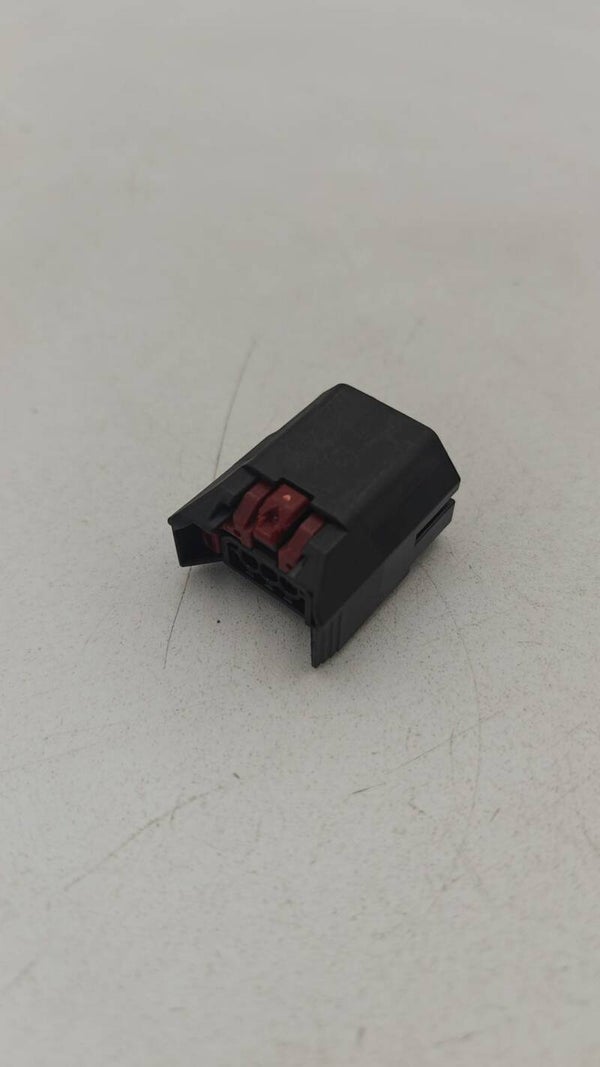 Connecteur Audi Volkswagen Skoda 8E0973703C