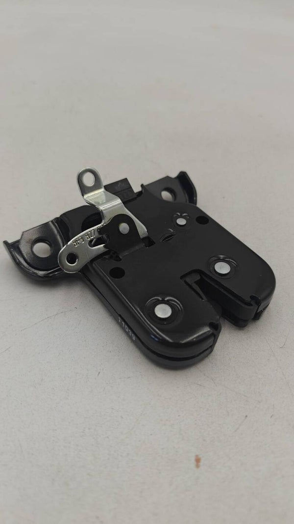 Serrure coffre A3 3 Portes A4 RS4 8P3827505 origine Volkswagen