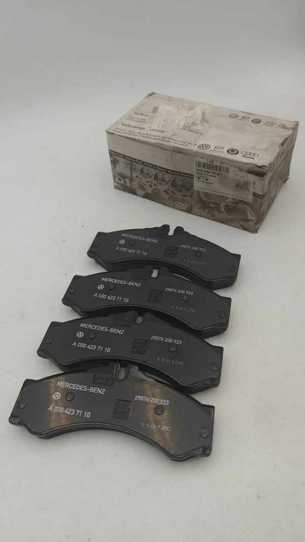 Plaquettes de frein A0004237110 Mercedes Benz 2D698151B
