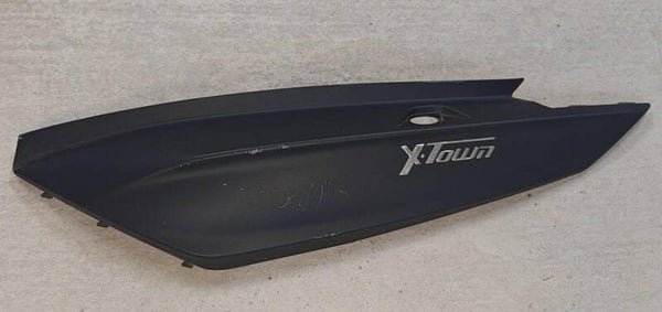 Carenage arriere gauche  kymco x-town 83600-ABD2-C000