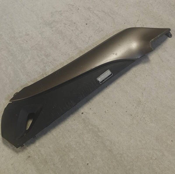 Carénage inférieur droit Kymco Agility 125 64307-ALJ8-E000
