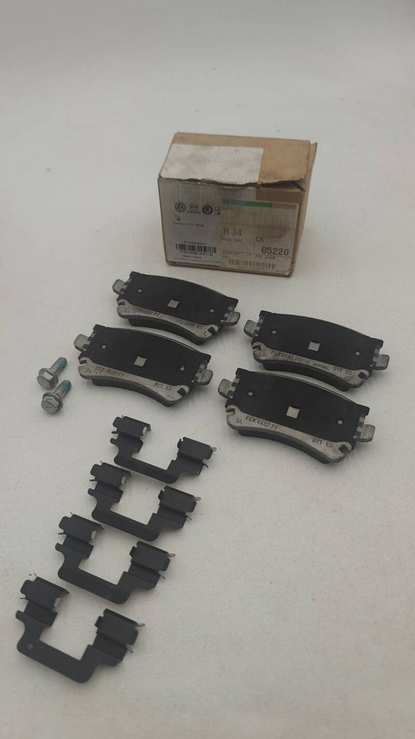 Plaquettes de freins origine Volkswagen 7H0698451A Audi  A6 A4