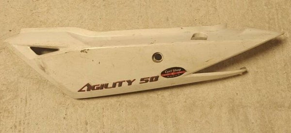 Carénage arrière gauche Kymco Agility City 50 (83600-LFC2-E000)
