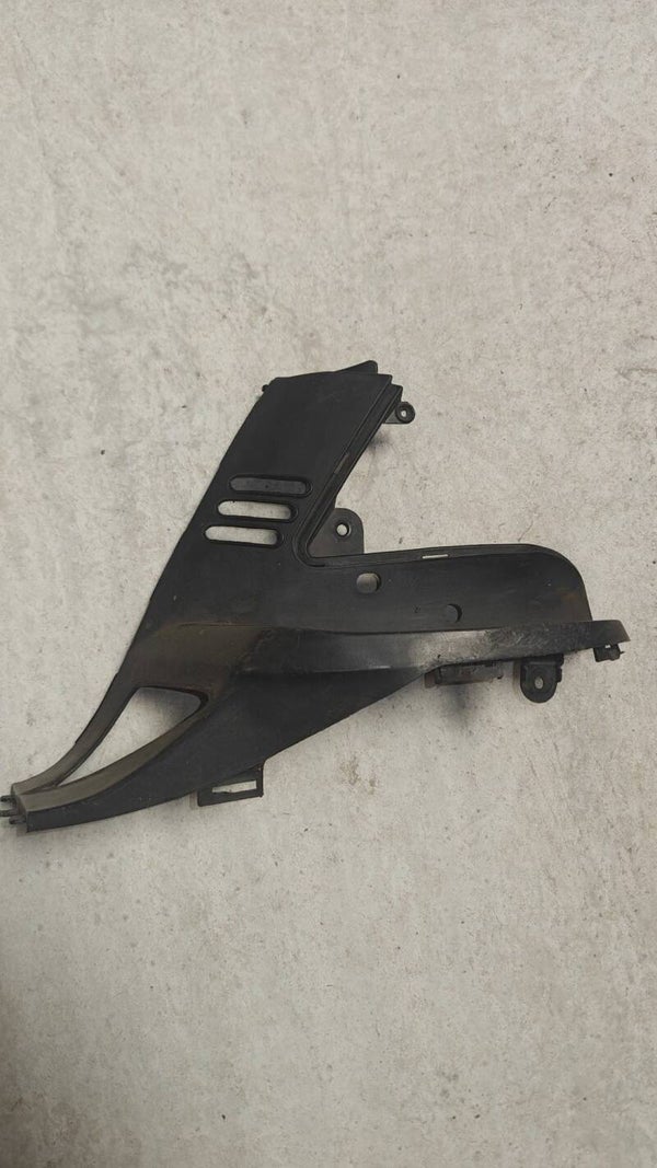 Cache latéral gauche 64321-KKC4-9000 Kymco grand Dink