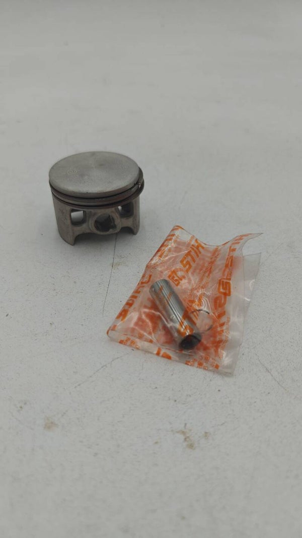 PISTON COMPLET TRONCONNEUSE STIHL 1121-030-2001 - 11210302001 - 026 - MS260 - 44MM