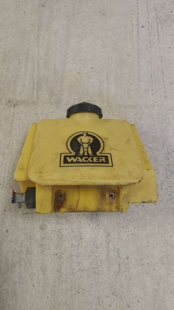 Réservoir eau Plaque vibrante Wacker Neuson WP 1030