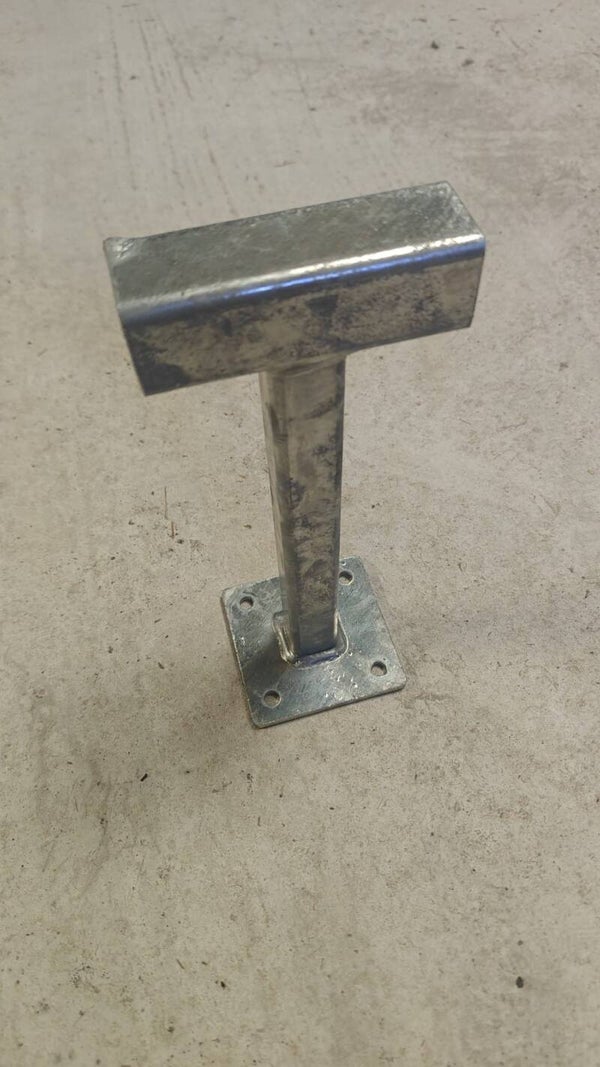 Platine support tube carré de 32x32 mm