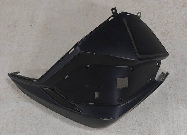 Carénage gauche Kymco CV3 2022-2025 (64302-AGJ5-E000)