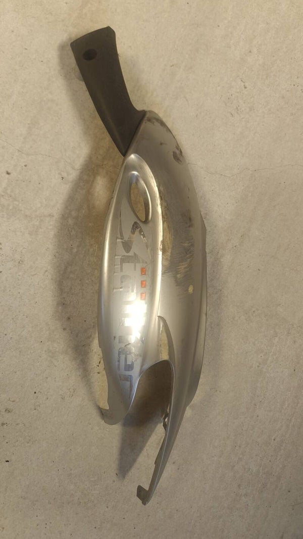 Flanc carénage stalker très rayé