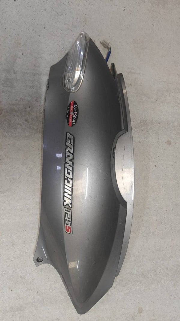 Cache carrosserie / capot côté droit Kymco Grand Dink 125 / 150 83500-KKC4-8000