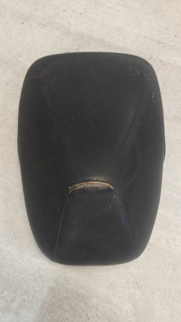 Selle pilote Kymco agility 77200-LCB9-C000-CK abîmé