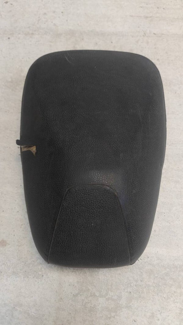 Selle pilote Kymco agility 77200-LCB9-C000-CK abîmé