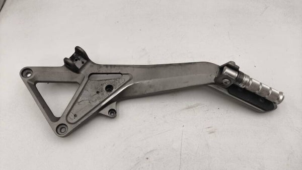 Platine repose pied droit Honda 600 Hornet