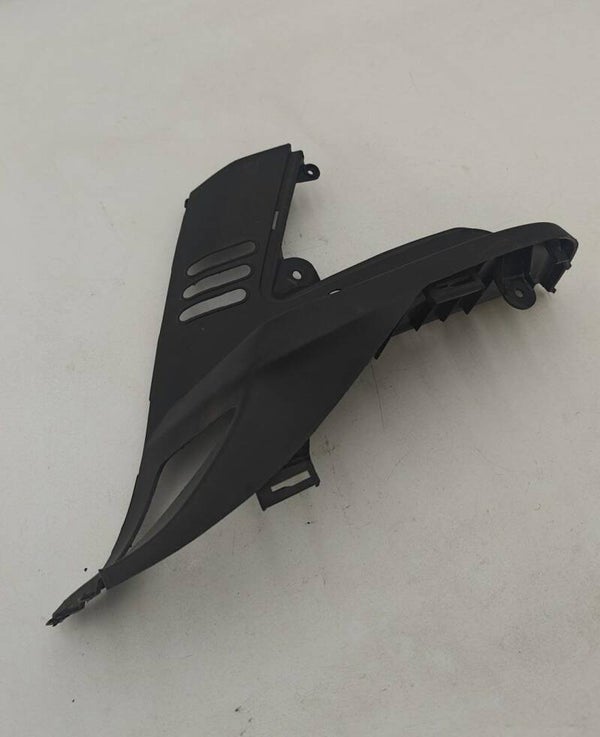 Cache latéral gauche 64321-KKC4-9000 Kymco grand Dink