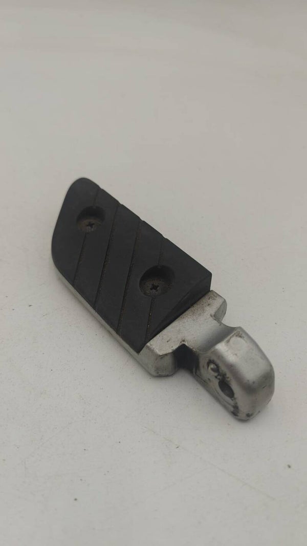 Repose-pied arriere droit pour Yamaha Xcity 125  de 2008 a 2012
