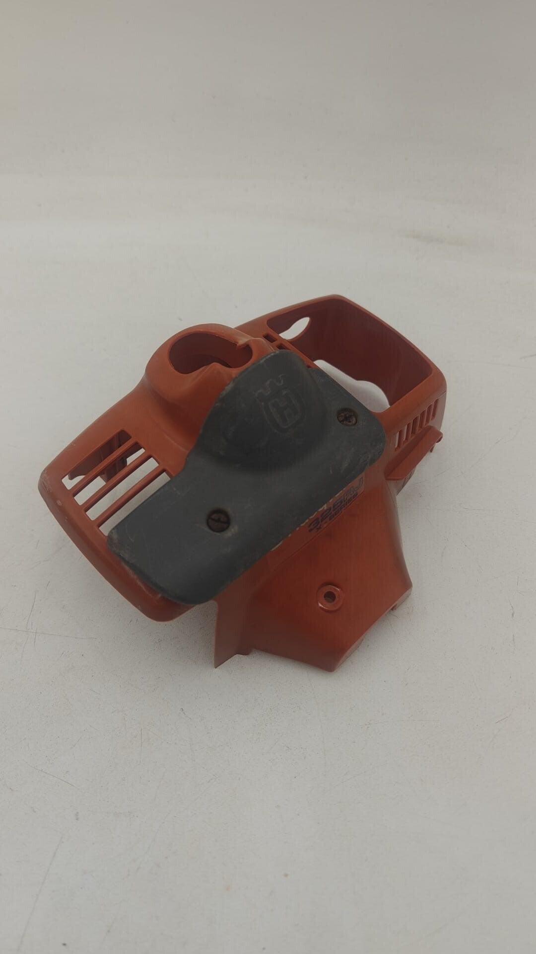 Capot moteur débroussailleuse husqvarna 325 RJ x-series