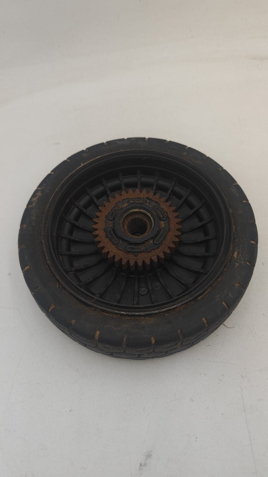 Roue en plastique pour tondeuse Honda HRD