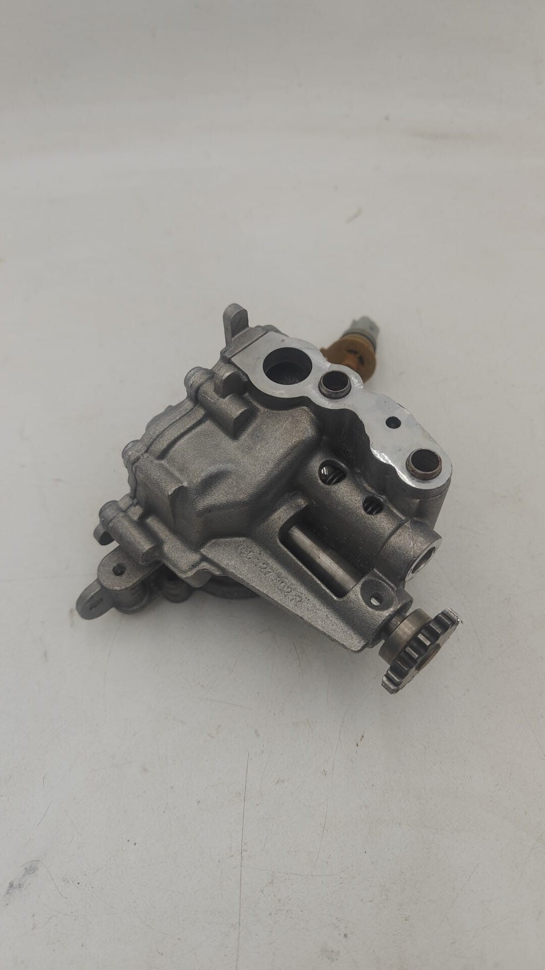 Renault Captur Pompe à huile 150109221R pour pièces