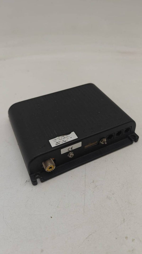 VHF Simrad RS8400 pour pièces incomplet
