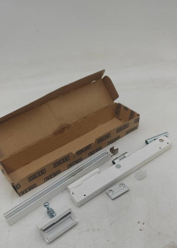 Compas de fenêtre OL 90 N avec support de châssis standard marque GEZE Ral 9010