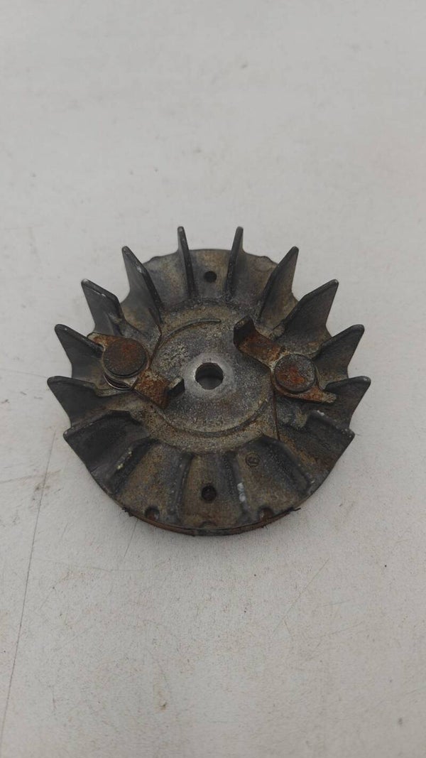 Volant moteur OEM Husqvarna 335xpt 5037906