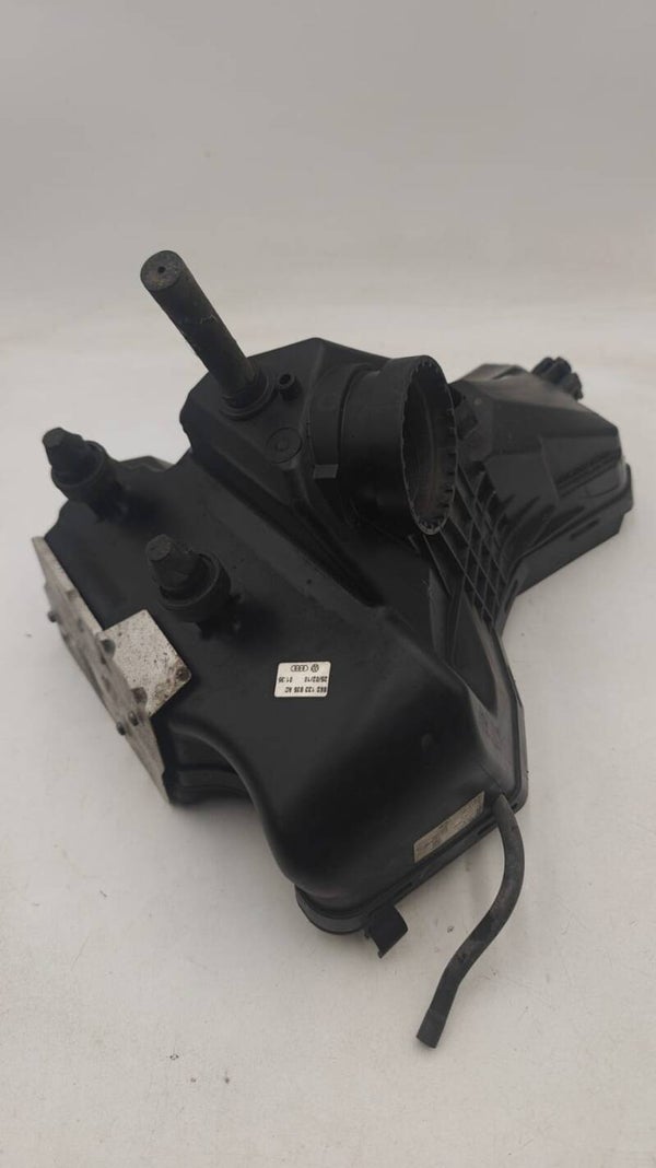 Audi A4 S4 B8 8K Boîtier de filtre à air 8K0133835AD