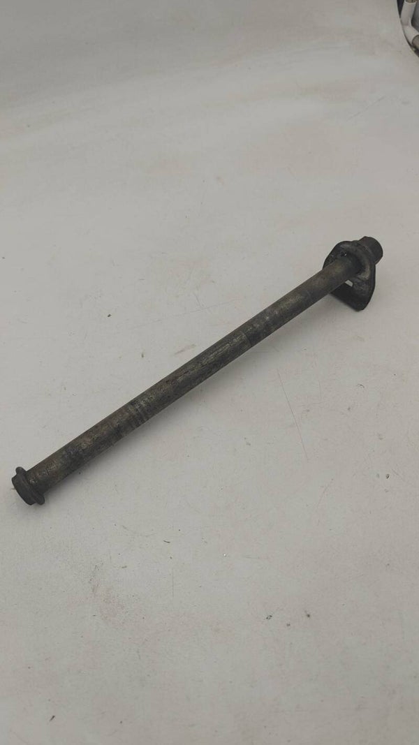 Axe de roue arriere Suzuki bandit 600 gn77a