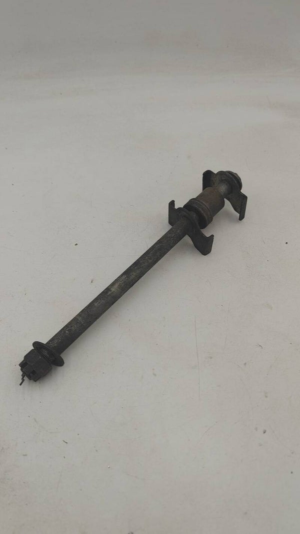 Axe de roue arriere kawasaki ER 5