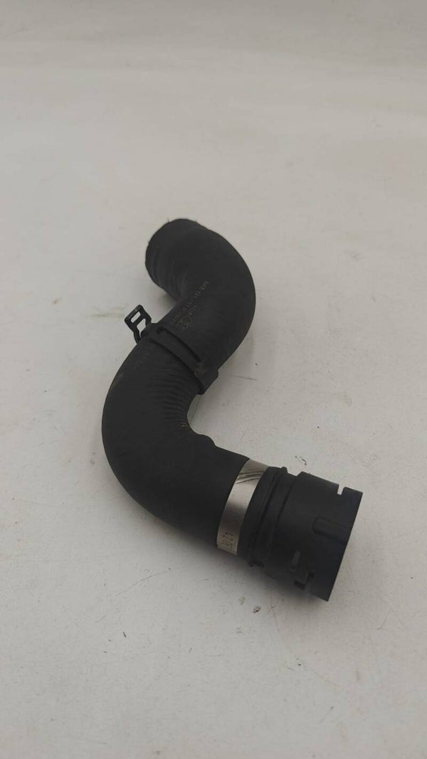 Audi A4 S4 B8 8K Tuyau de liquide de refroidissement moteur 8K0121101