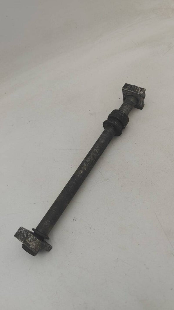 Axe de roue arriere SUZUKI GSF 1200 1996-2000 BANDIT