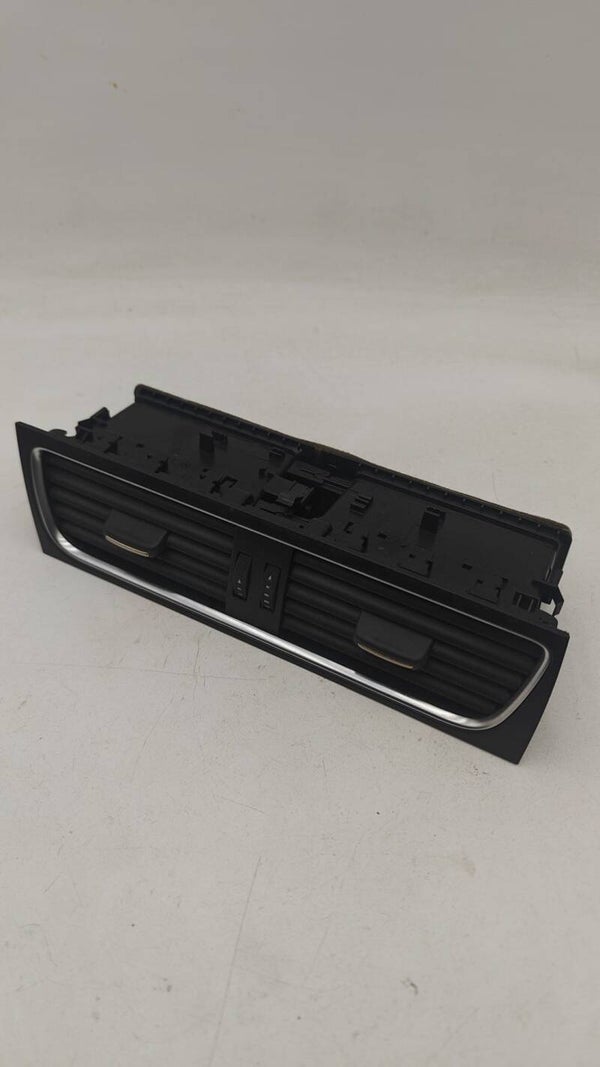 Aerateur buse de ventilation tableau de bord AUDI A4 B8 AVANT 8T1820951B
