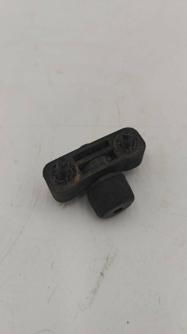 Tampon reglable arrière de coffre Audi A4 B8 8R0827239