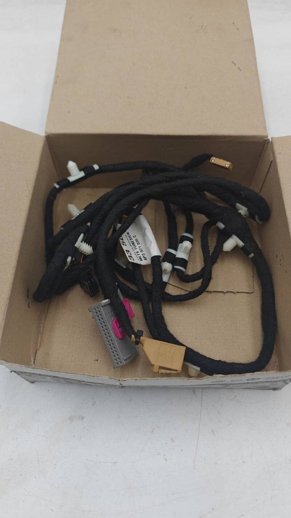 Faisceau de cables revetement de porte avant conducteur Audi A3 8P 3 portes ref 8P3971035
