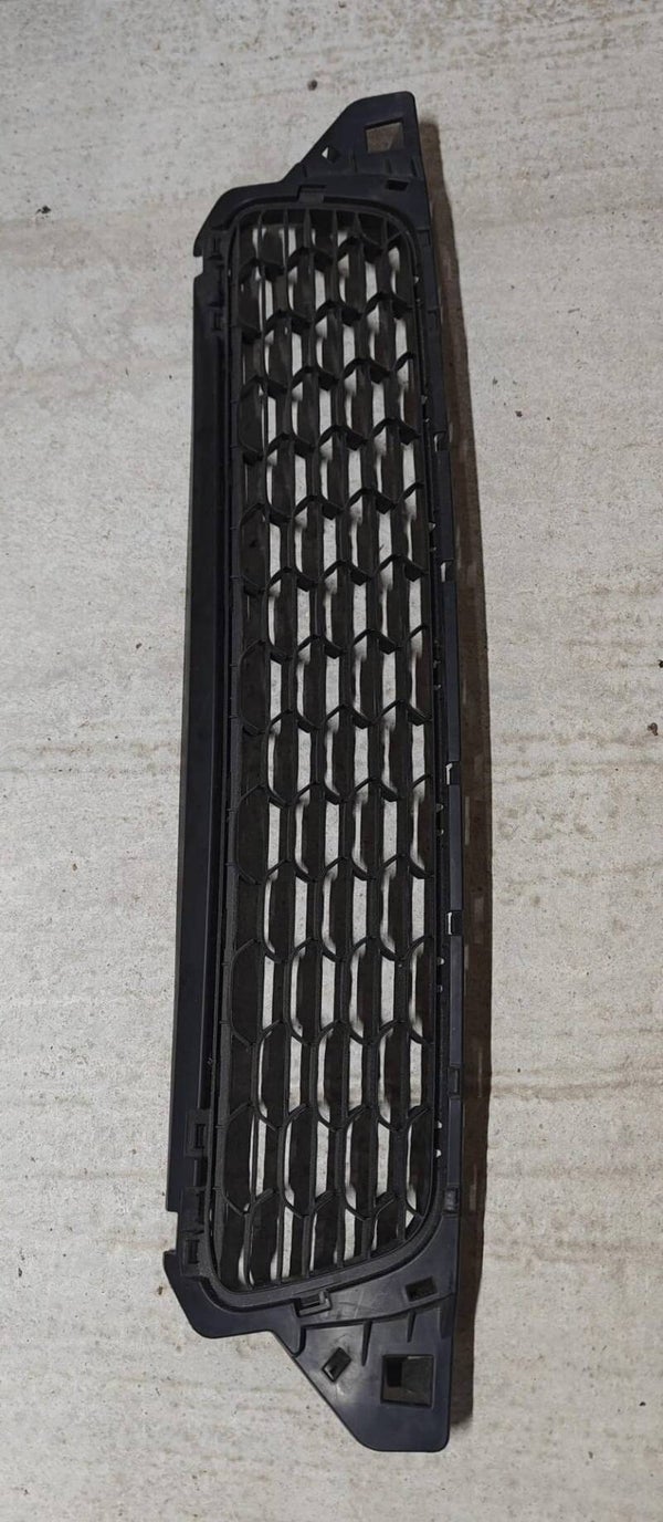 622540347R grille pare-choc central DACIA DUSTER
