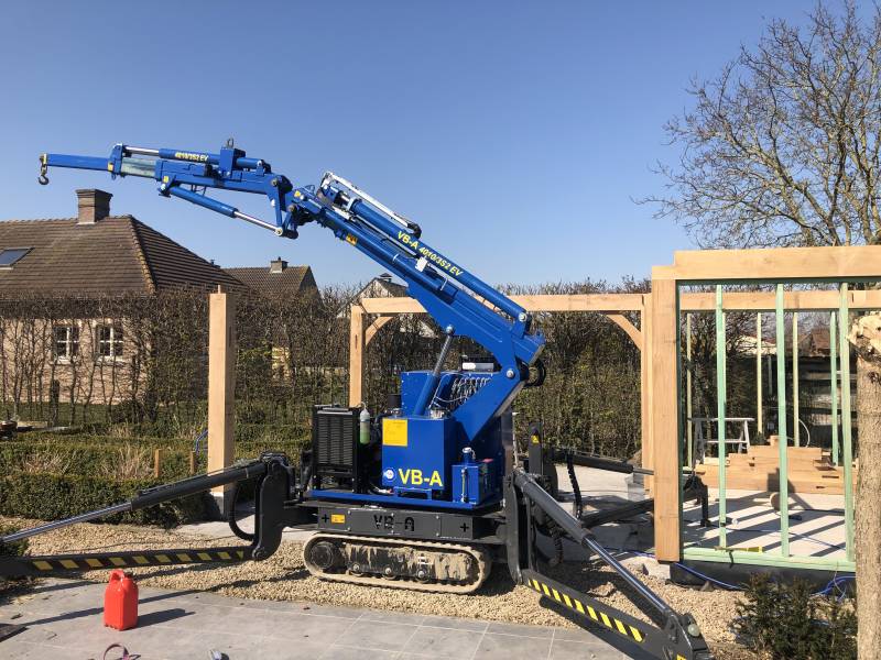 Eiken poolhouse met houtmijt