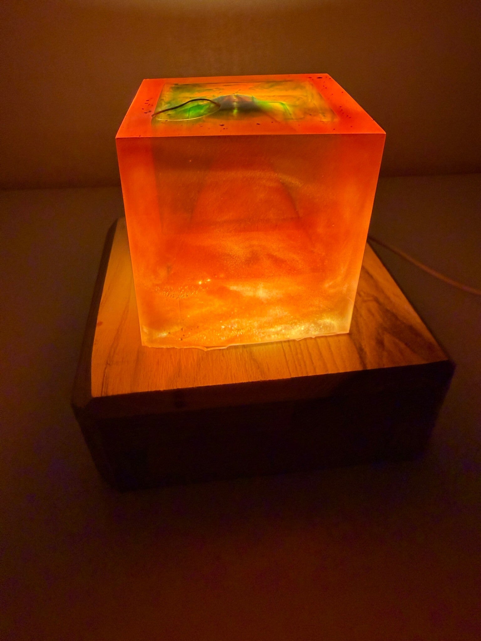 Orange ljuskub – Glöd